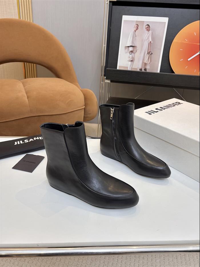 2025112818547880 360